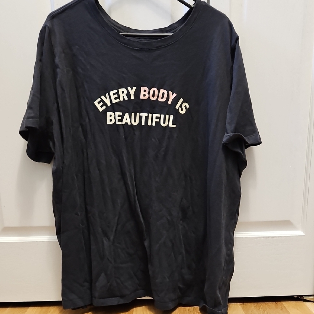 Size 2X AVA VIV Black Graphic T-Shirt